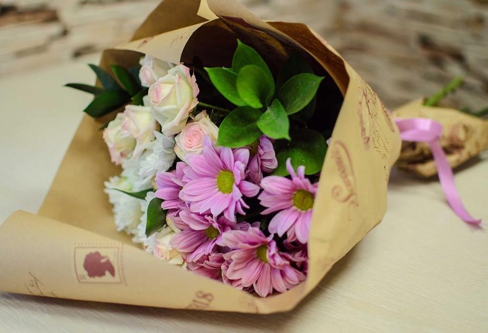 Букет цветов из: Розы и Хризантемы в Копанской