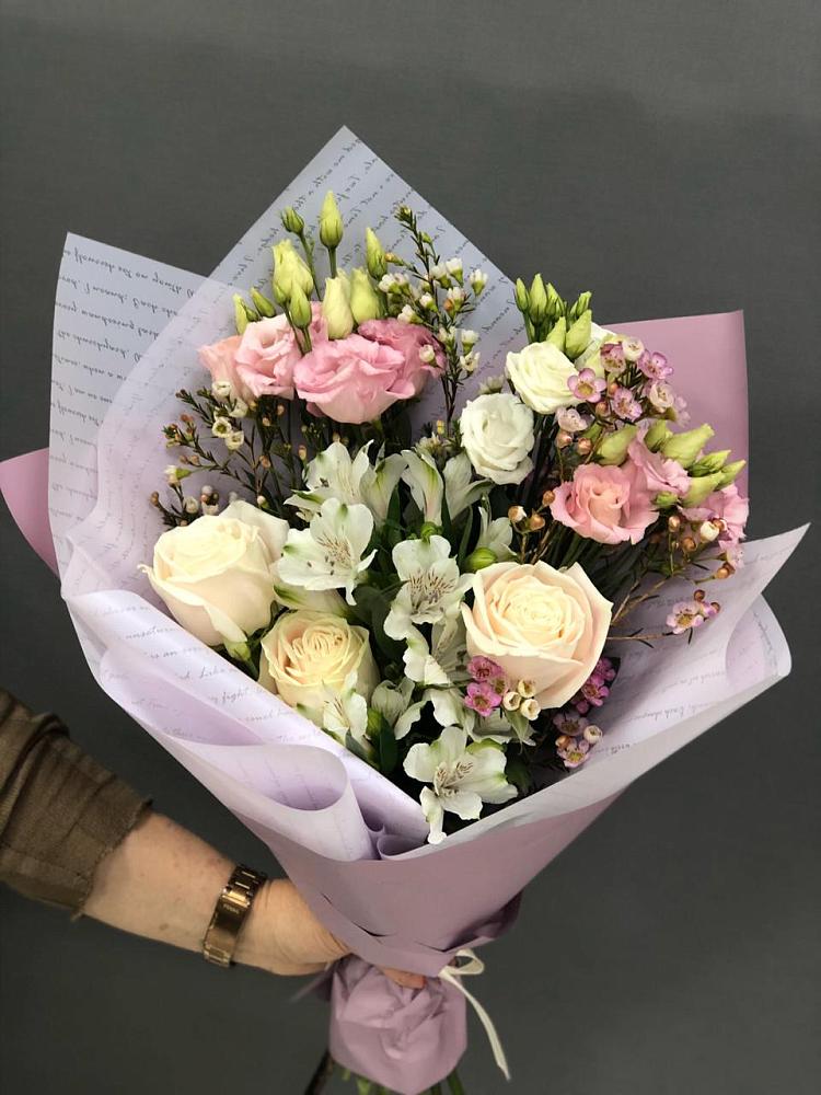 Букет цветов из: Альстромерии, Розы и Лизиантусы в Копанской