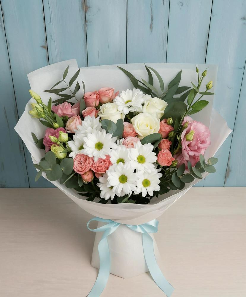 Букет цветов из: Розы, Лизиантусы и Хризантемы в Копанской
