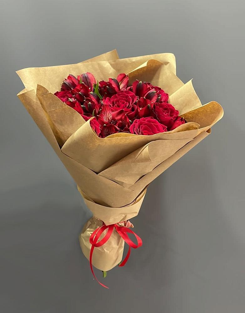 Букет цветов из: Альстромерии и Розы в Копанской