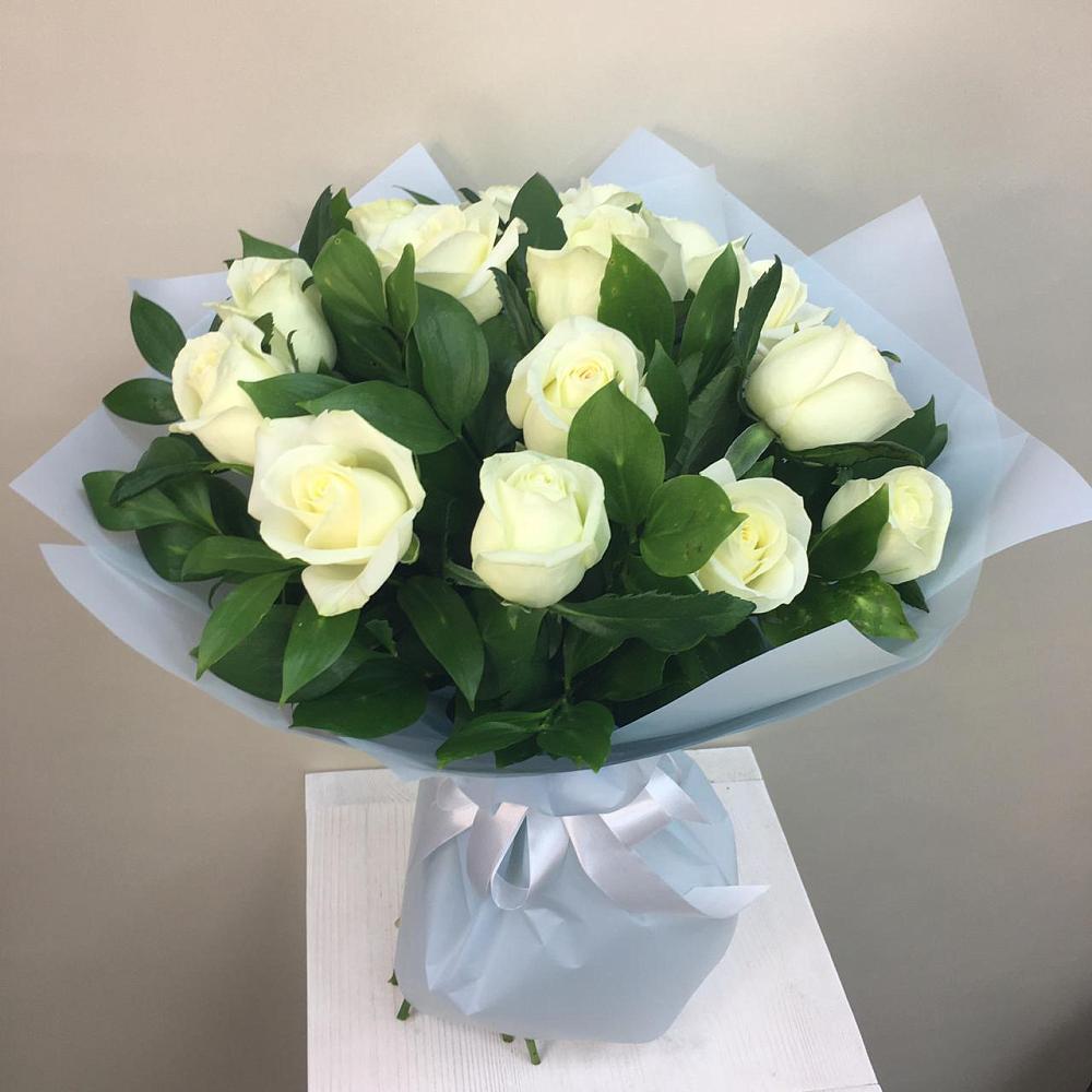 Букет 15 Белых роз Проуд в Копанской