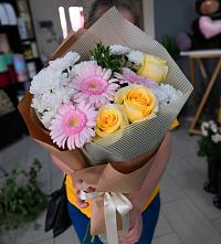 Букет цветов из:  Герберы, Розы и Хризантемы в Копанской