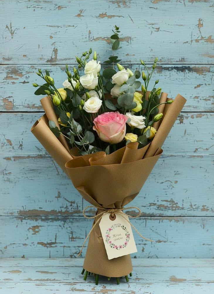 Букет цветов из: Розы и Лизиантусы в Копанской