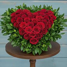 Цветочная композиция из Розы в виде сердца в Копанской