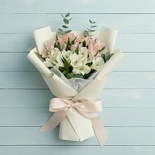 Букет цветов из:  Альстромерии в Копанской