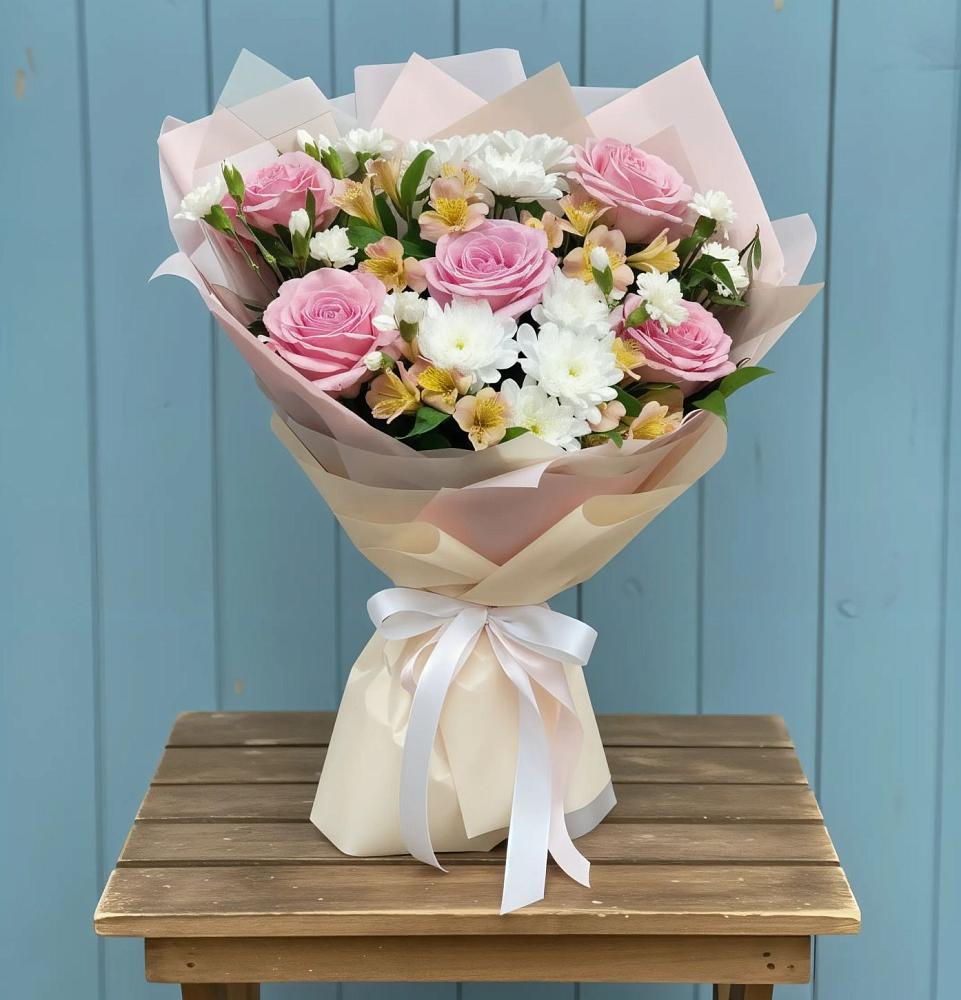 Букет цветов из: Гвоздики, Орхидеи и Розы в Копанской