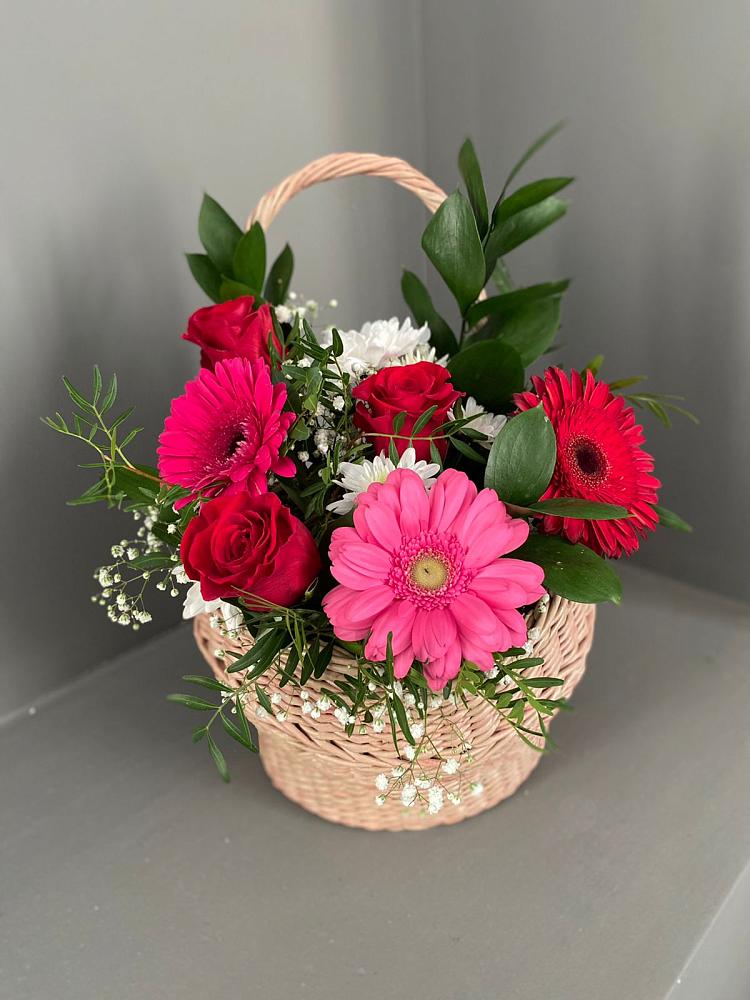 Цветочная композиция из Розы, Хризантемы и Герберы в корзине в Копанской