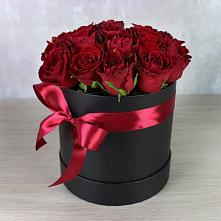 Цветочная композиция из Розы в шляпной коробке в Копанской