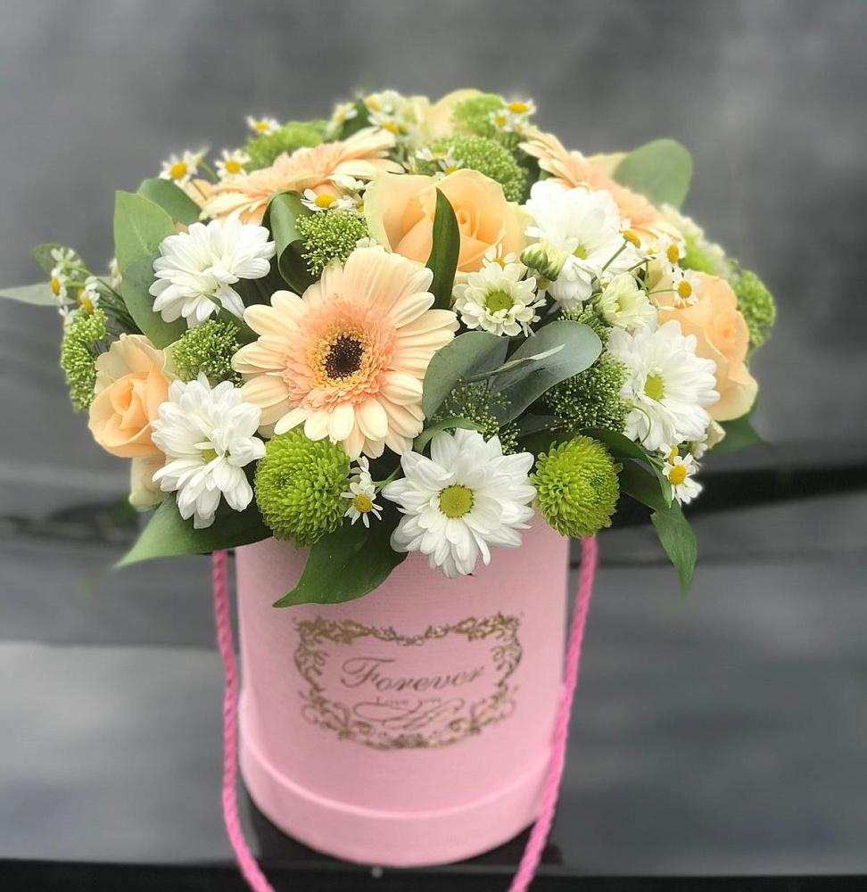 Цветочная композиция из Розы, Герберы и Хризантемы в шляпной коробке в Копанской