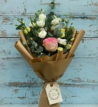 Букет цветов из:  Розы и Лизиантусы в Копанской