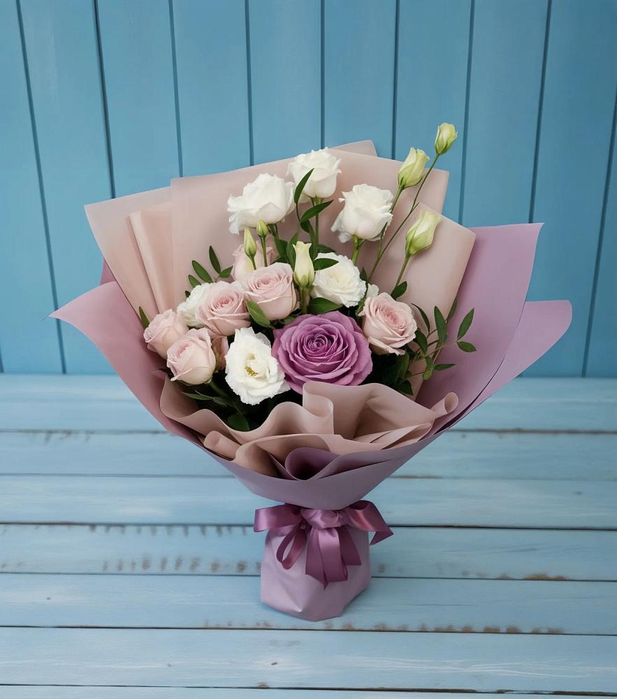 Букет цветов из: Розы и Лизиантусы в Копанской